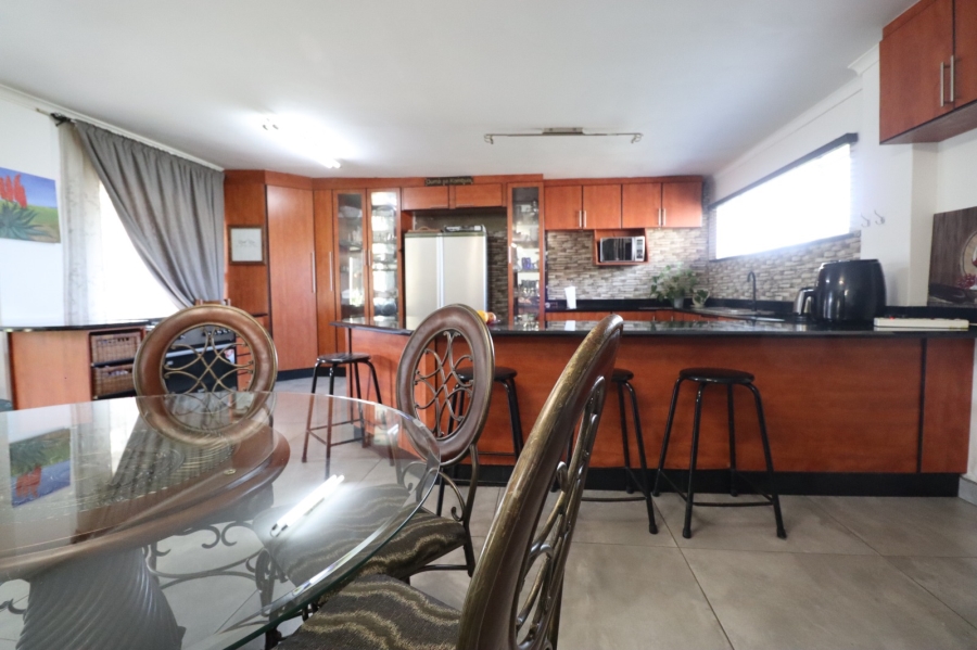 5 Bedroom Property for Sale in Morningside Eastern Cape